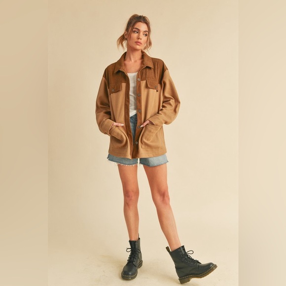 Aemi + Co Two Tone Button Up Jacket with Pockets 10010068426 - Picture 1 of 5